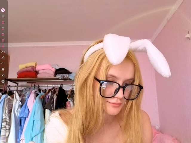 Melissablow live cam preview