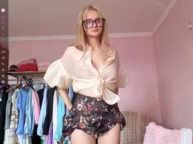 LeilaGerveler live cam on BongaCams