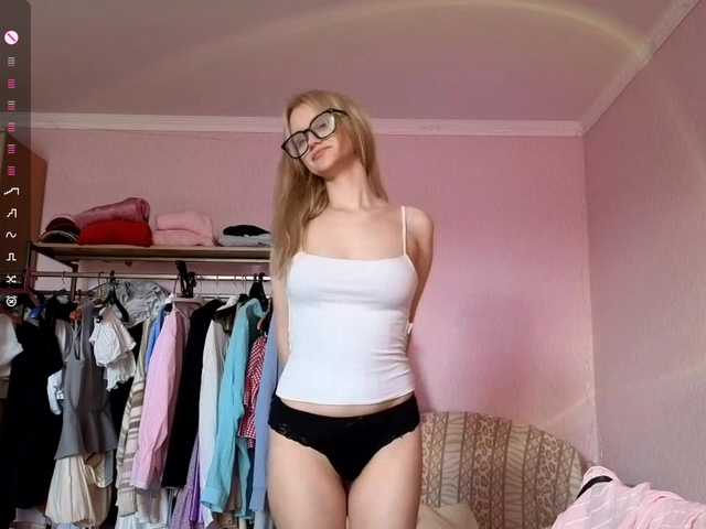 LeilaGerveler live cam on BongaCams