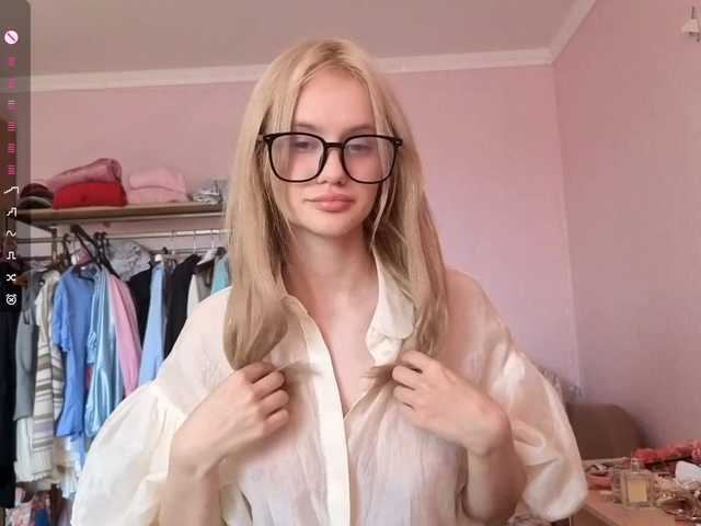 LeilaGerveler live cam on BongaCams
