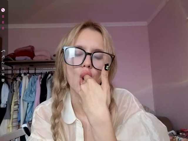 LeilaGerveler live cam on BongaCams