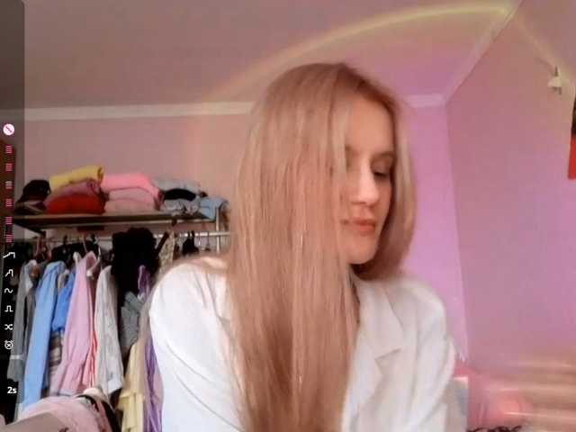 LeilaGerveler live cam on BongaCams