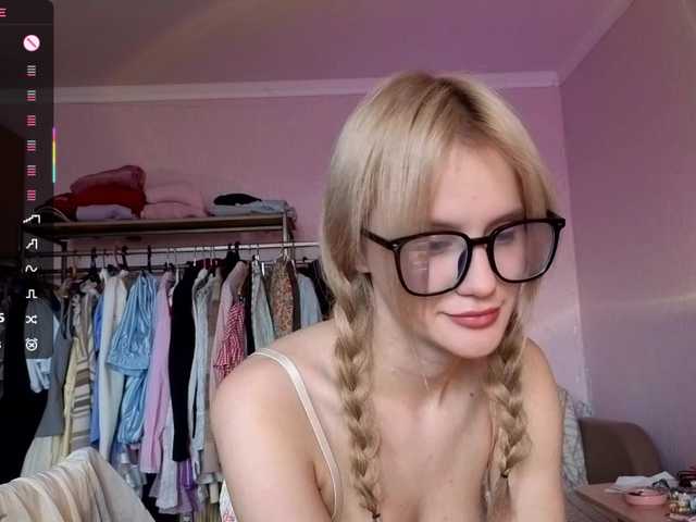LeilaGerveler live cam on BongaCams