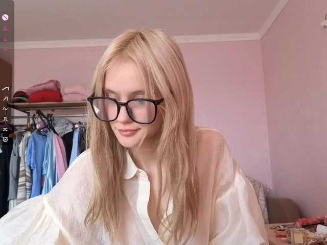 LeilaGerveler live cam on BongaCams