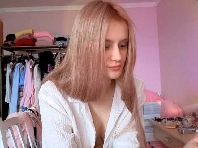 LeilaGerveler live cam on BongaCams
