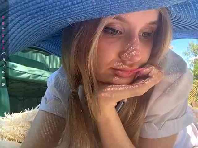 Melissablow webcam
