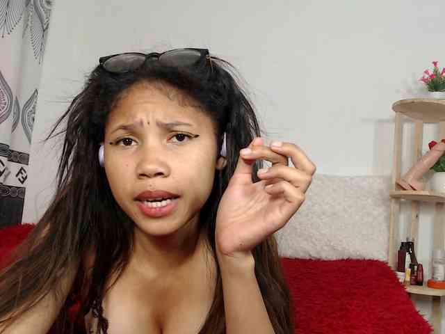 AKANE-WHITE webcam