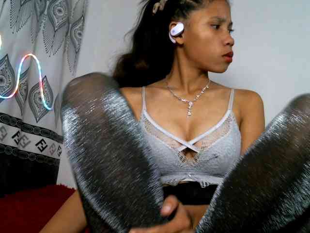 AKANE-WHITE webcam