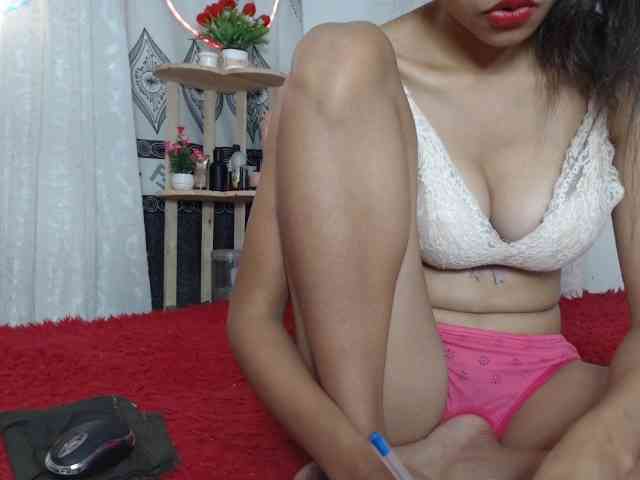AKANE-WHITE webcam