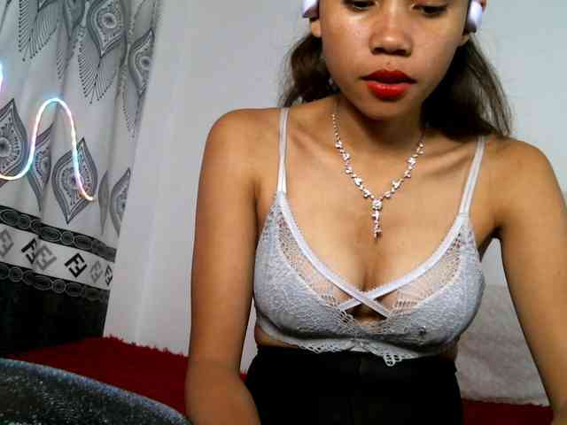 AKANE-WHITE webcam