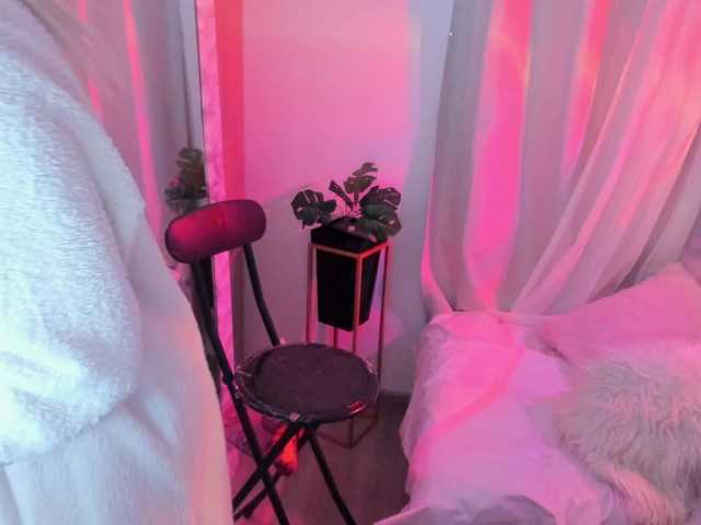 annewayne's BongaCams show and profile