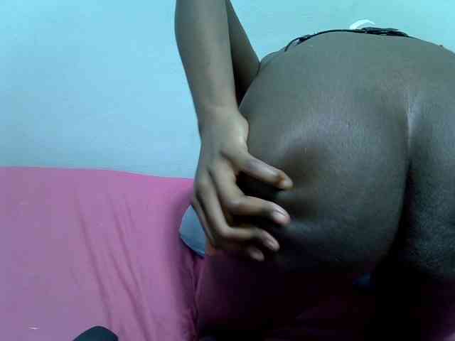 Hot-tara webcam
