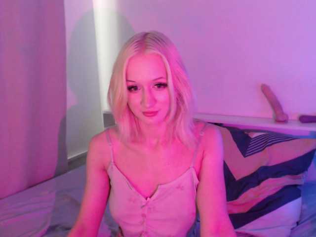 Chloe1love live cam on BongaCams