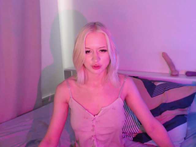 Chloe1love live cam on BongaCams