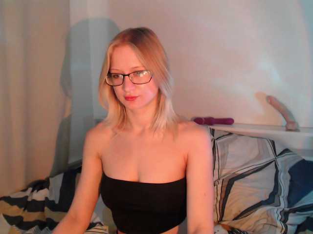 Chloe1love live cam on BongaCams