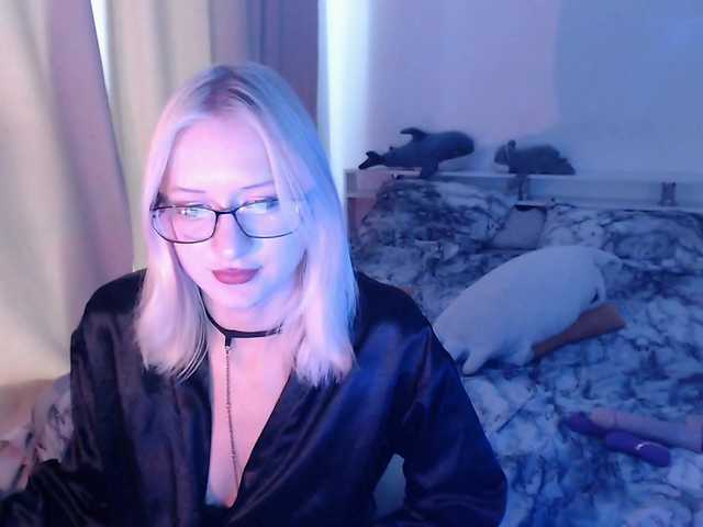 Chloe1love live cam on BongaCams