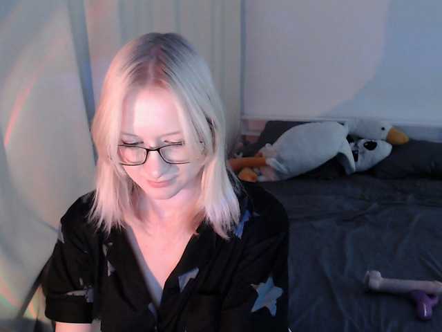 Chloe1love live cam on BongaCams