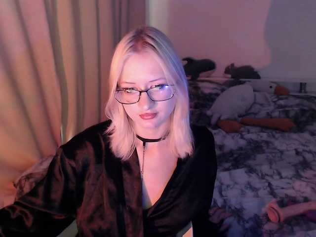 Chloe1love live cam on BongaCams