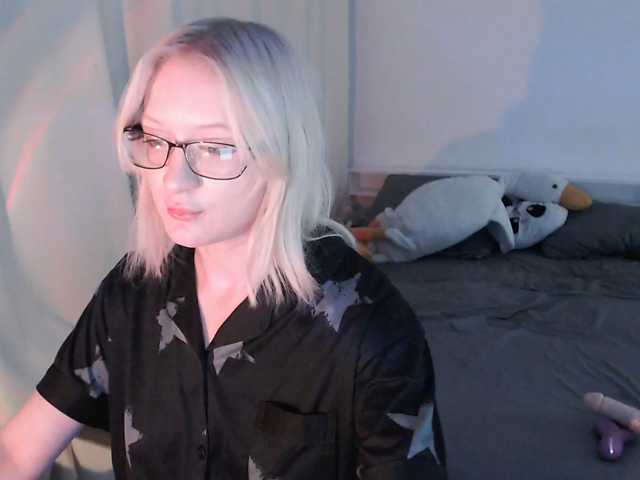 Chloe1love live cam on BongaCams