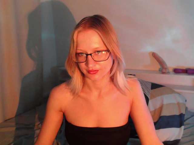 Chloe1love live cam on BongaCams