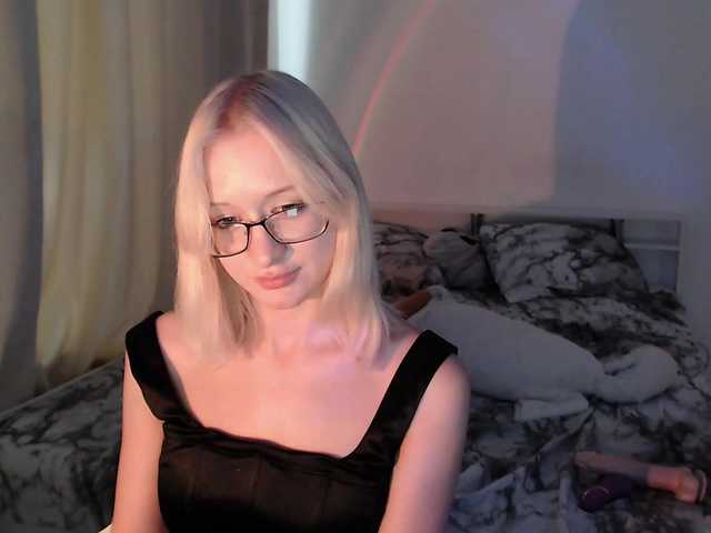 Chloe1love live cam on BongaCams
