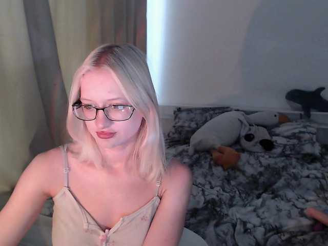 Chloe1love live cam on BongaCams