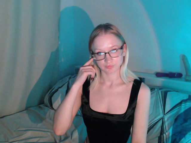 Chloe1love Live Cam on BongaCams