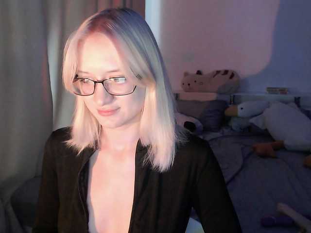 Chloe1love live cam on BongaCams