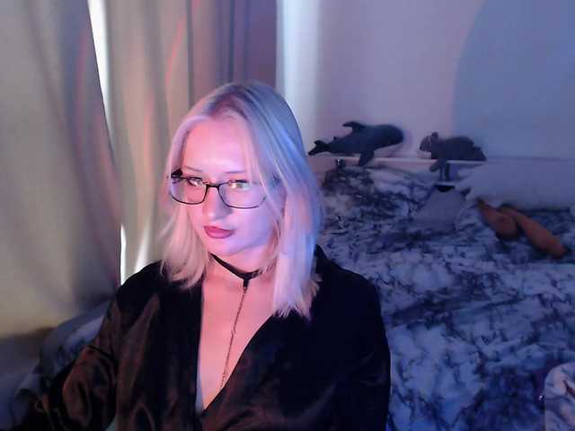 Chloe1love live cam on BongaCams