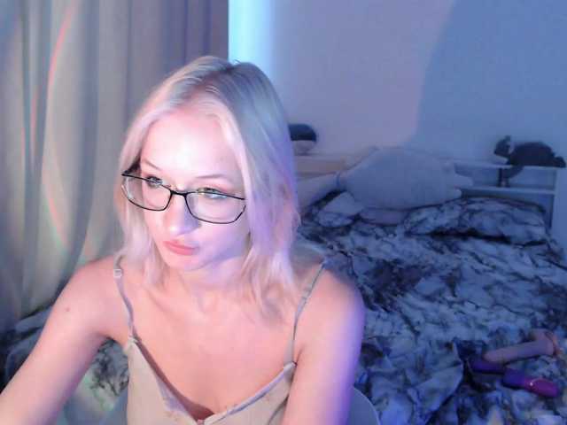 Chloe1love live cam on BongaCams