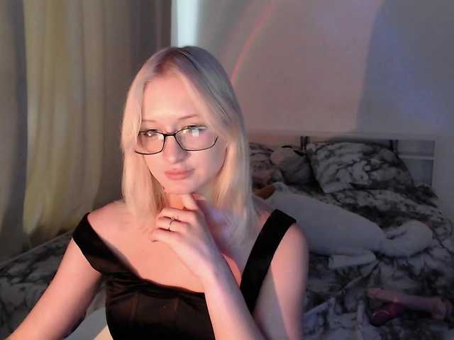 Chloe1love live cam on BongaCams