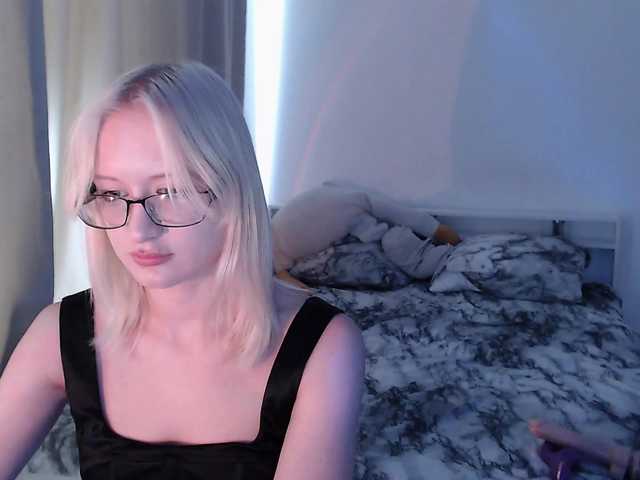 Chloe1love live cam on BongaCams