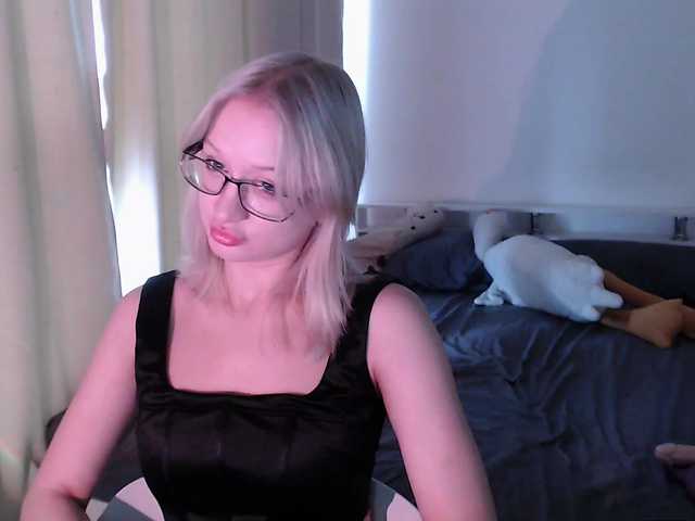 Chloe1love live cam on BongaCams