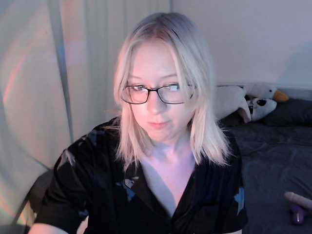 Chloe1love live cam on BongaCams