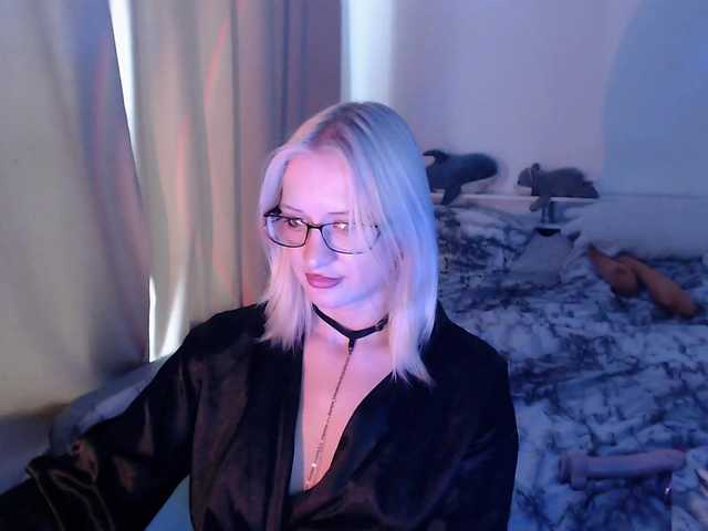 Chloe1love live cam on BongaCams