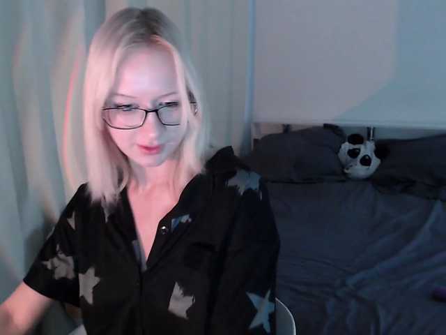 Chloe1love, live now on BongaCams