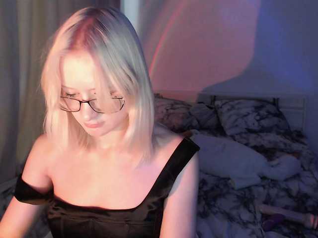 Chloe1love live cam on BongaCams