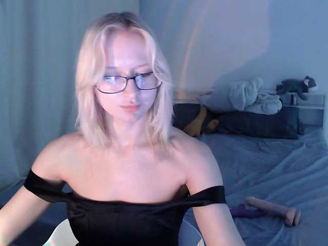 Chloe1love live cam on BongaCams
