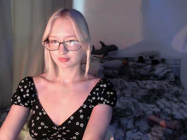 Chloe1love live cam on BongaCams