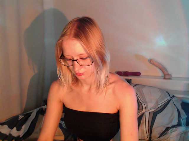 Chloe1love live cam on BongaCams