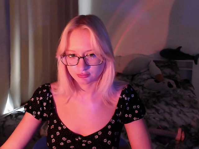 Chloe1love live cam on BongaCams