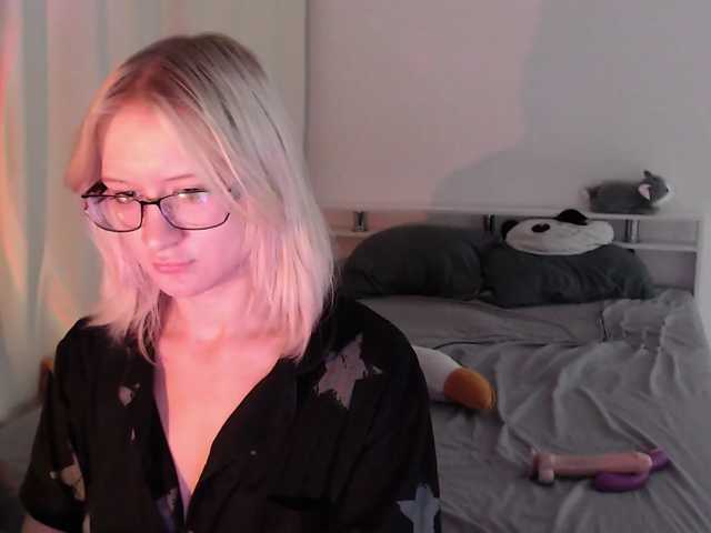Chloe1love live cam on BongaCams
