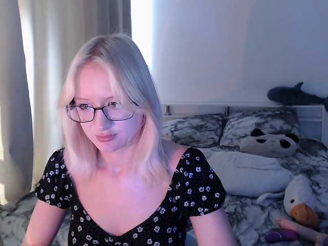 Chloe1love live cam on BongaCams