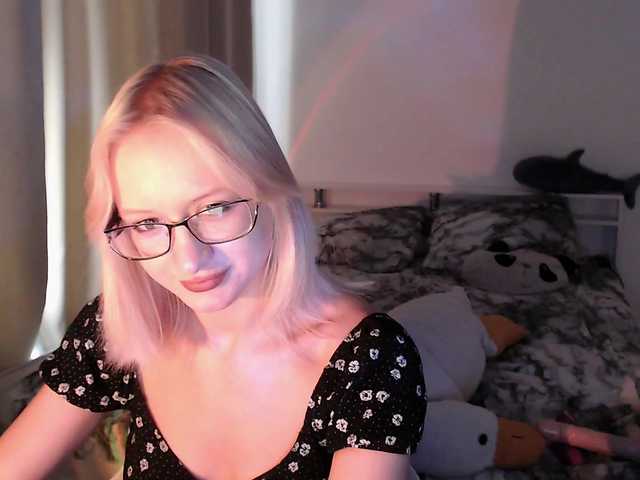 Chloe1love live cam on BongaCams