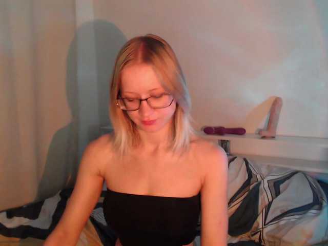 Chloe1love live cam on BongaCams