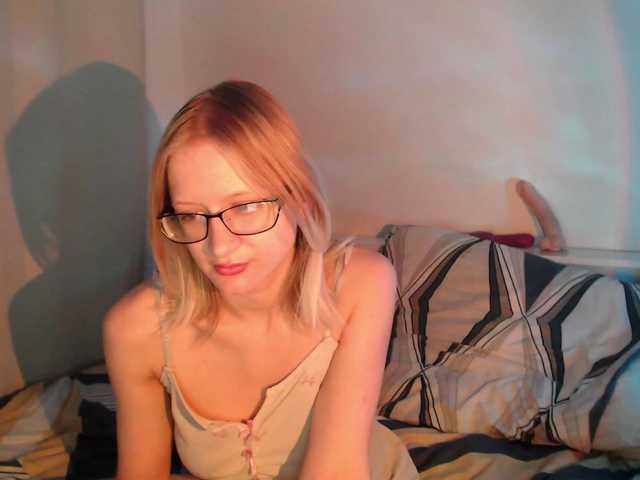 Chloe1love live cam on BongaCams