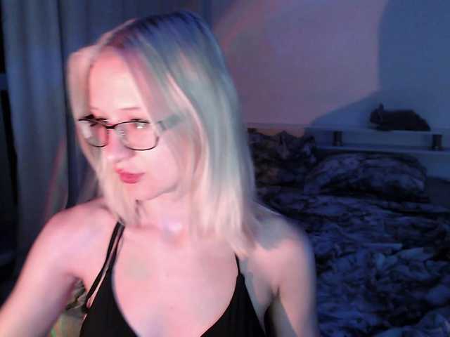 Chloe1love live cam on BongaCams