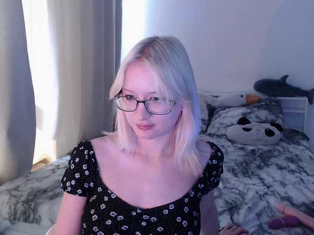 Chloe1love live cam on BongaCams