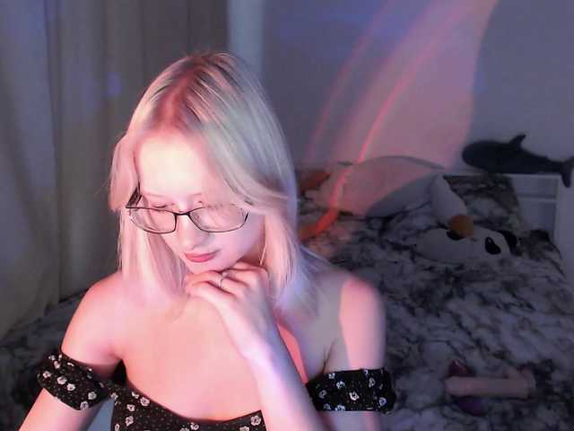 Chloe1love live cam on BongaCams