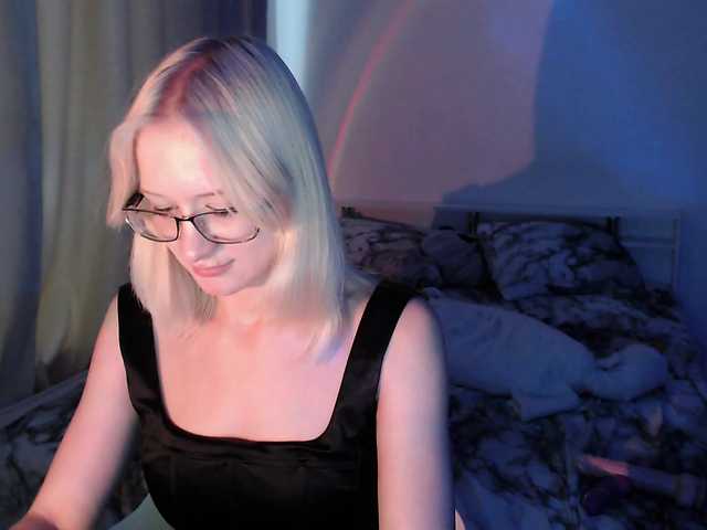 Chloe1love live cam on BongaCams
